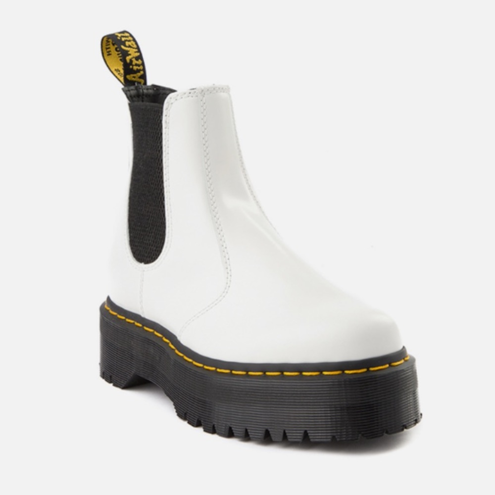 Doc Martens 2976 Smooth Leather Platform Chelsea Boots in white size US W 7.5